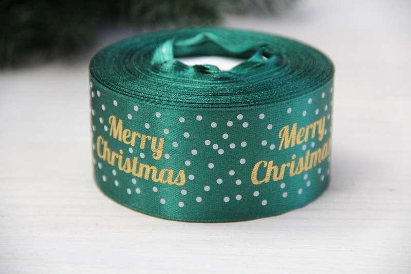 Атлас " Merry Christmas з горошками " 4 см темно зелений рулон 22.5 метри