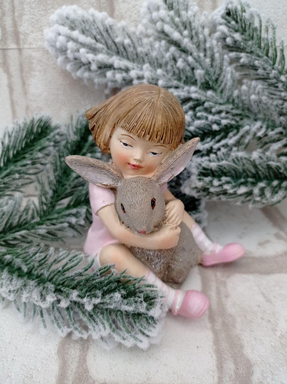 Статуетка "Дівчинка з кроликом" 10х8 см, фото 1