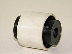 Сайлентблок подушки двигуна на Рено Трафік 03-> 2,5 dCi (нижній, маленький 135/146л.с.) BELGUM - BG1810