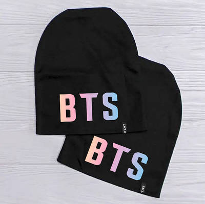 Жіноча шапка з принтом BTS