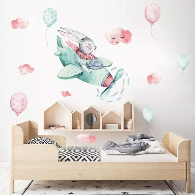 Дитяча вінілова інтер'єрна наклейка на стіну Зайчик на літаку з кульками Kinder Goods матова