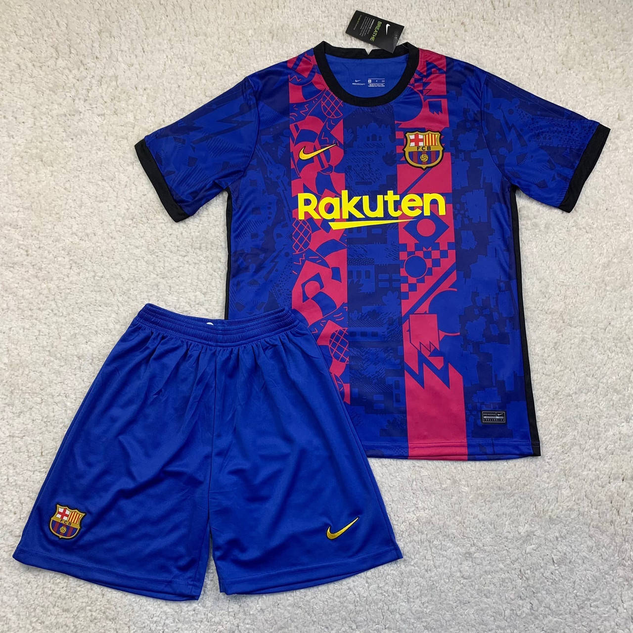 

Форма Барселона резервная сине-гранатовая 21/22 ЛЧ версия