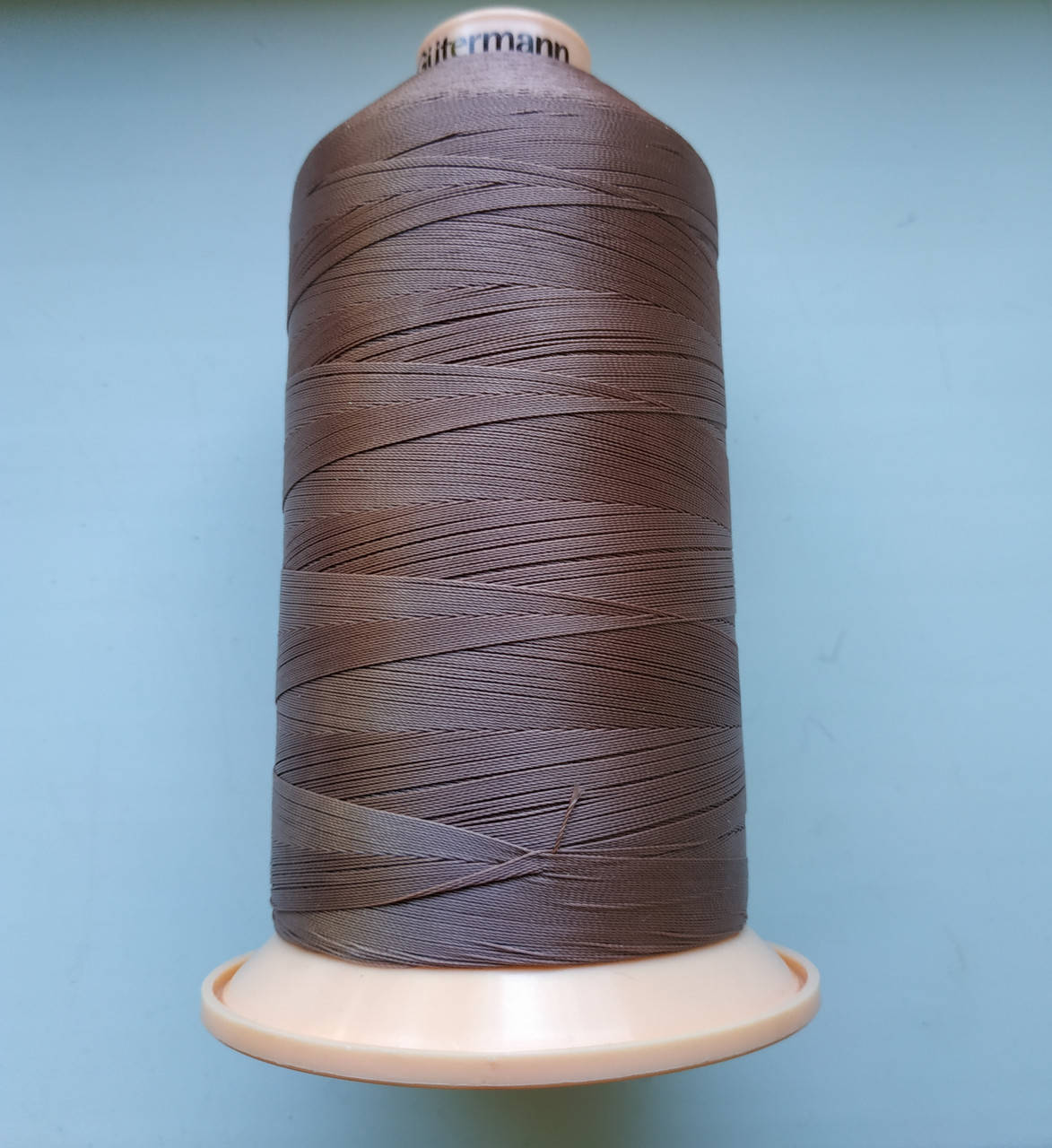 

Gutermann Tera № 40. цвет 216 4000 м