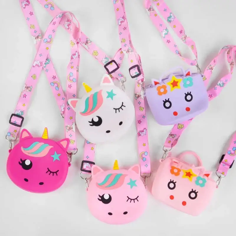 

Детская сумочка силиконовая С 50755 (400) "Единорожек", 5 видов, на змейке, 1 отделение, регулируемый ремешок,