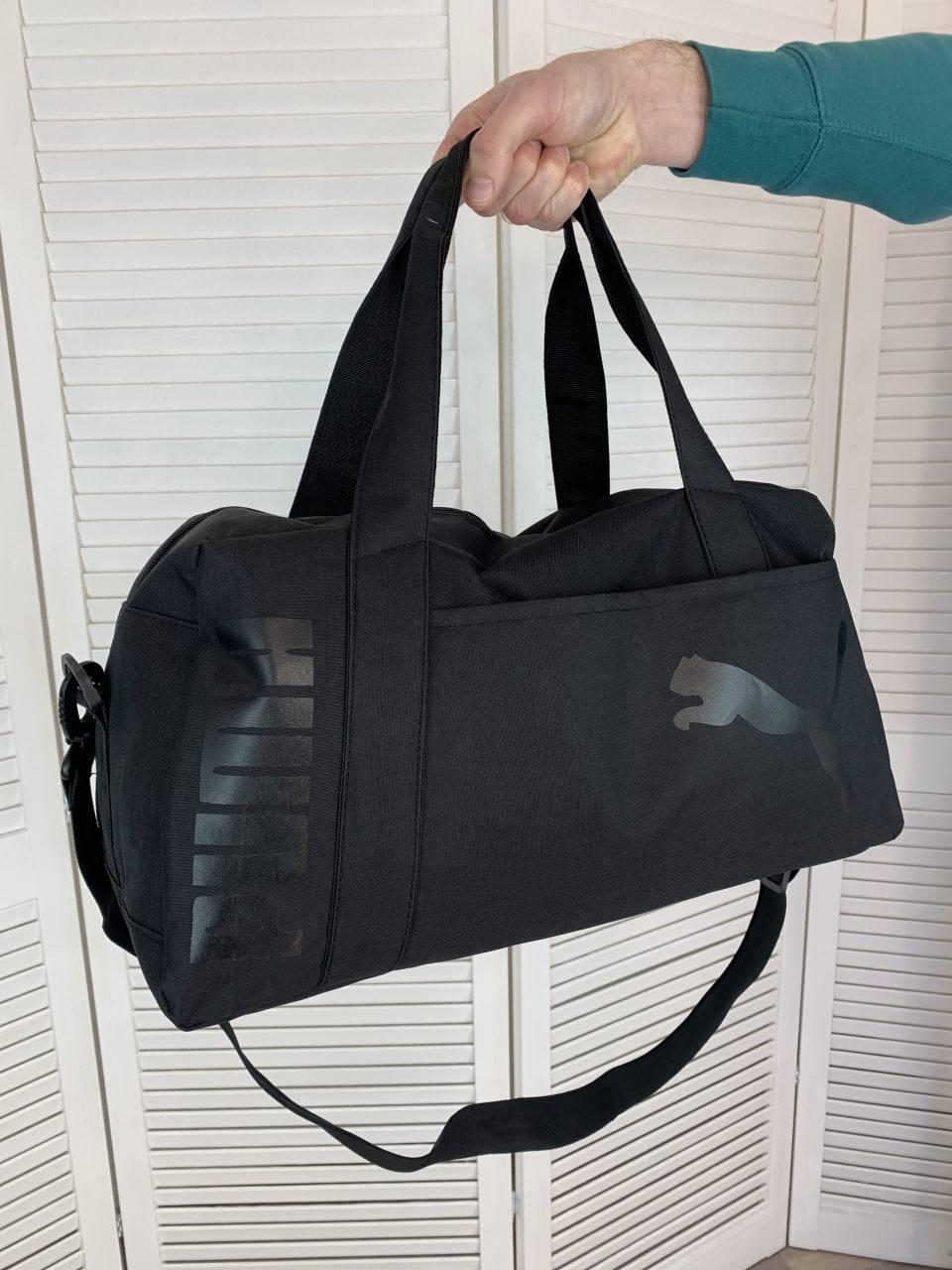 Чорна спортивна сумка Puma