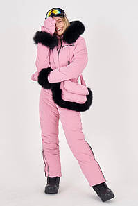 Оригінальний зимовий комбінезон жіночий рожевий із рукавичками та сумкою в комплекті DD/-1324