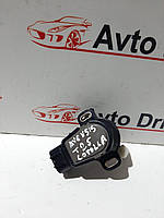 Датчик положения педали газа Toyota Avensis T25 2003-2008 год Toyota Corolla 8928152021