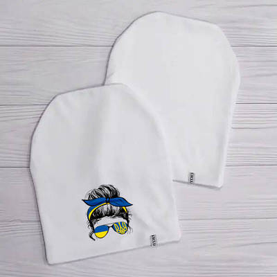 Жіноча шапка з патріотичним принтом дівчинки