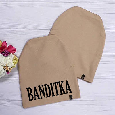 Жіноча шапка з принтом BANDITKA