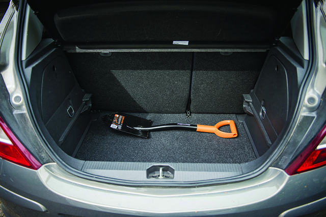 Лопата автомобільна Fiskars Solid (131417)