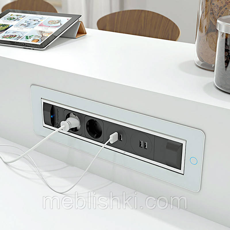 VersaTURN 3.0 Розетковий блок, 2 розетки + 2 USB (5 В, 2,1 A) + 2 RJ45, 110-220 В, 16 A, IP20, сенсор
