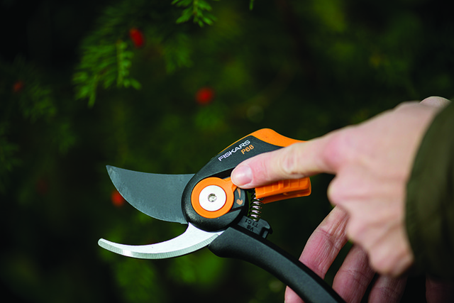 Секатор садовий Fiskars P68 (111610)