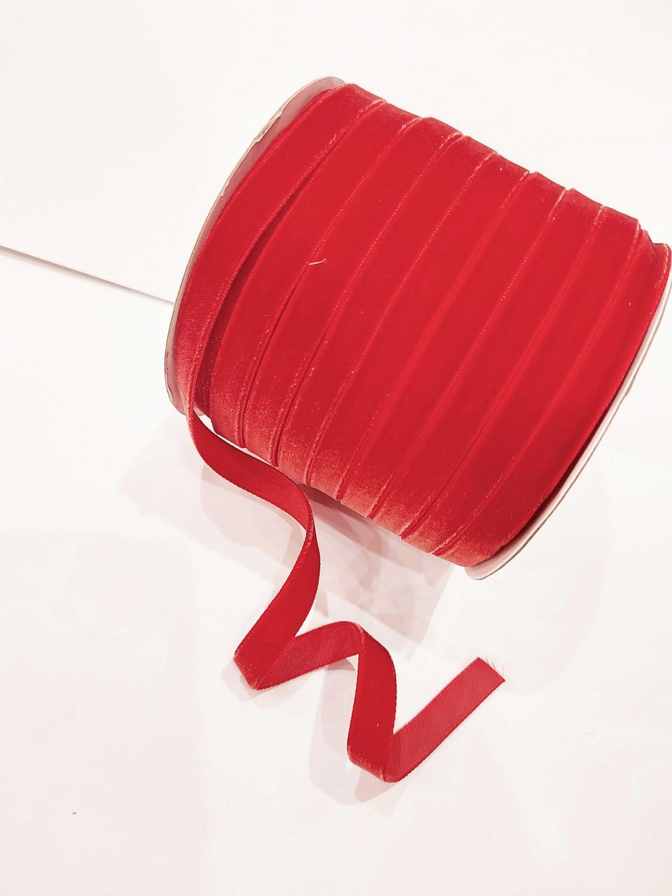 Стрічка оксамитова (бархатка) 1см ( 9мм). Червона