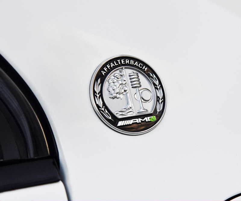 Эмблема шильдик Наклейка Мерседес Mercedes-Benz AMG на зяднюю стойку Серебро - фото 1 - id-p1298167849
