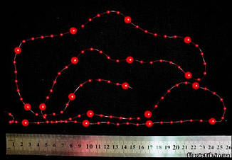 Намисто на волосіні червоний перламутр (5 шт. - 3 мм. + 1 шт. - 8 мм.). Довжина — 1,2 м.