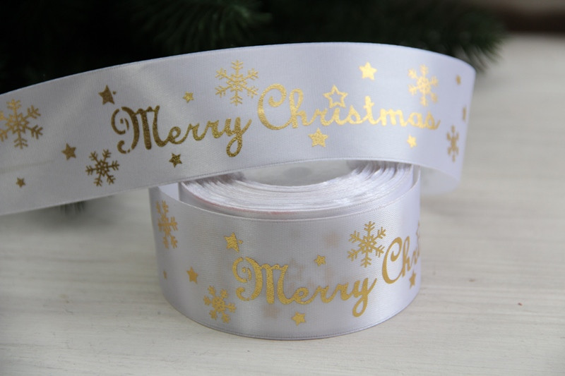 Атлас " Merry Christmas зі сніжинками " 4 см білий рулон 22.5 метри