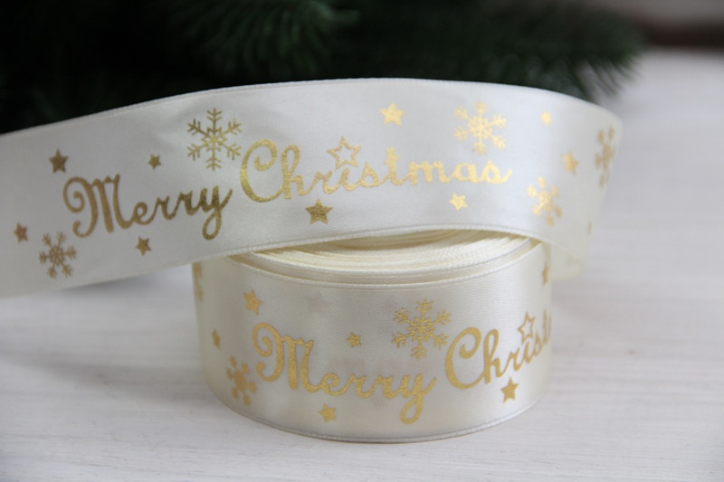 Атлас "  Merry Christmas зі сніжинками   "  4 см  бежевий   рулон 22.5 метри