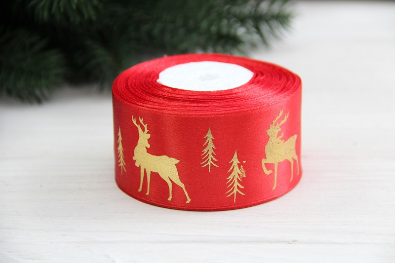 Атлас " Олені з ялинками " 4 см червоний рулон 22.5 метри