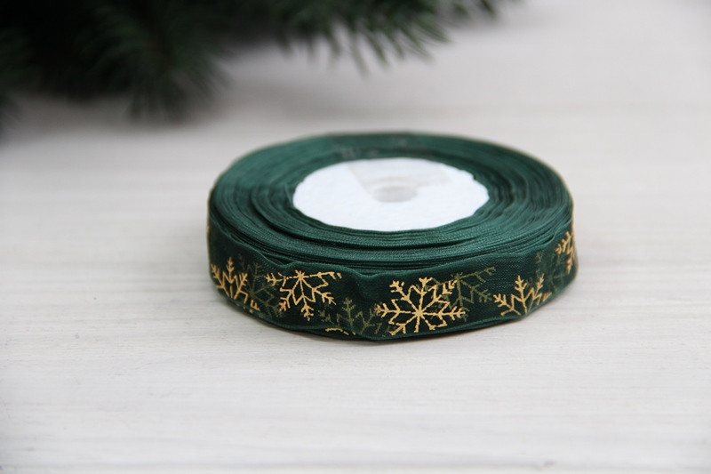Органза " Золоті сніжинки " 1.2 см темно зелена рулон 22.5 метри