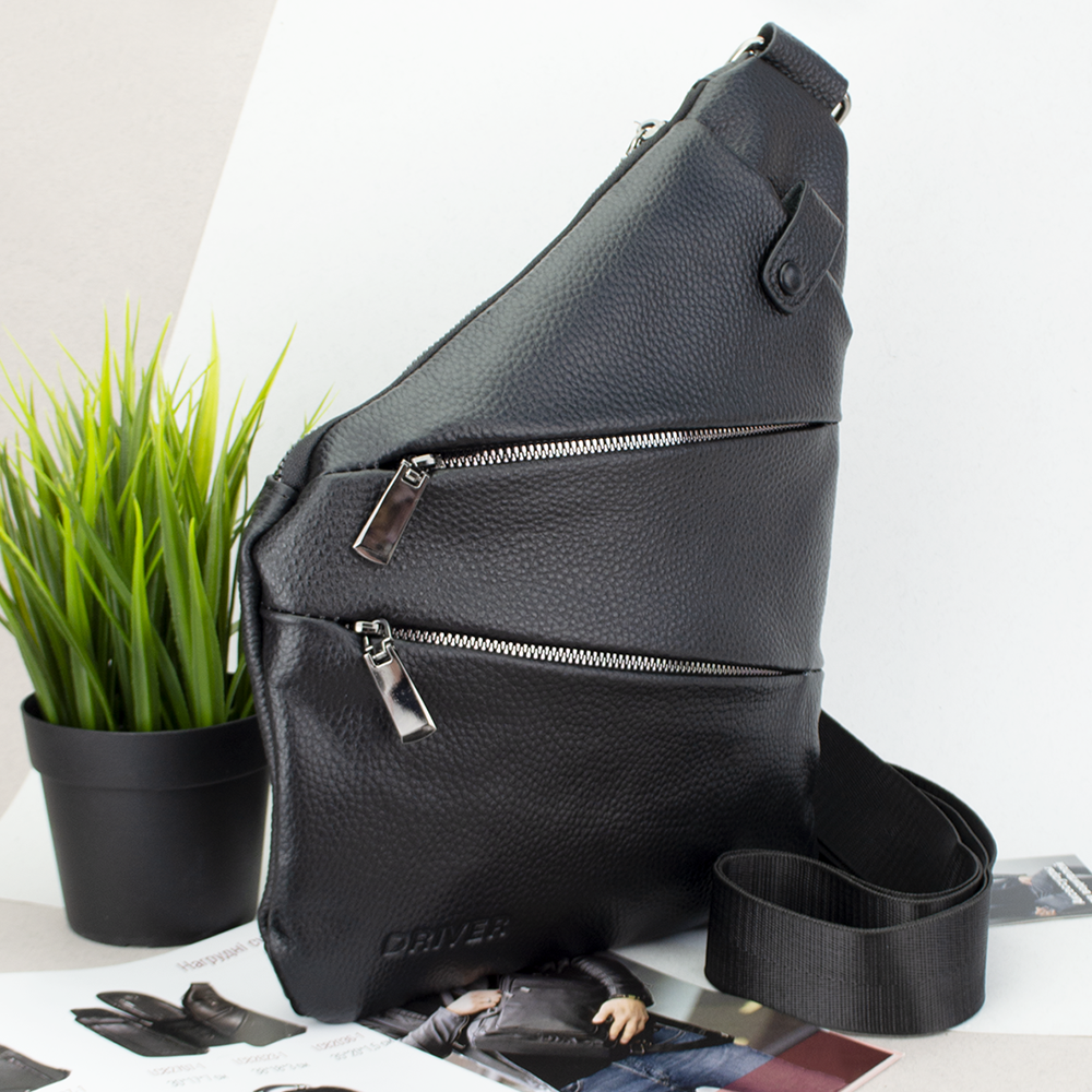 Сумка шкіряна чоловіча De Esse Driver 19858-1 через плече чорна трикутна, фото 1