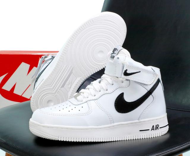 Женские зимние кроссовки Nike Air Force 1 / Найк Аир Форс 1 белые из натуральной кожи с мехом