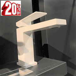 Білий матовий змішувач для раковини Fiore Kube 100BB8515