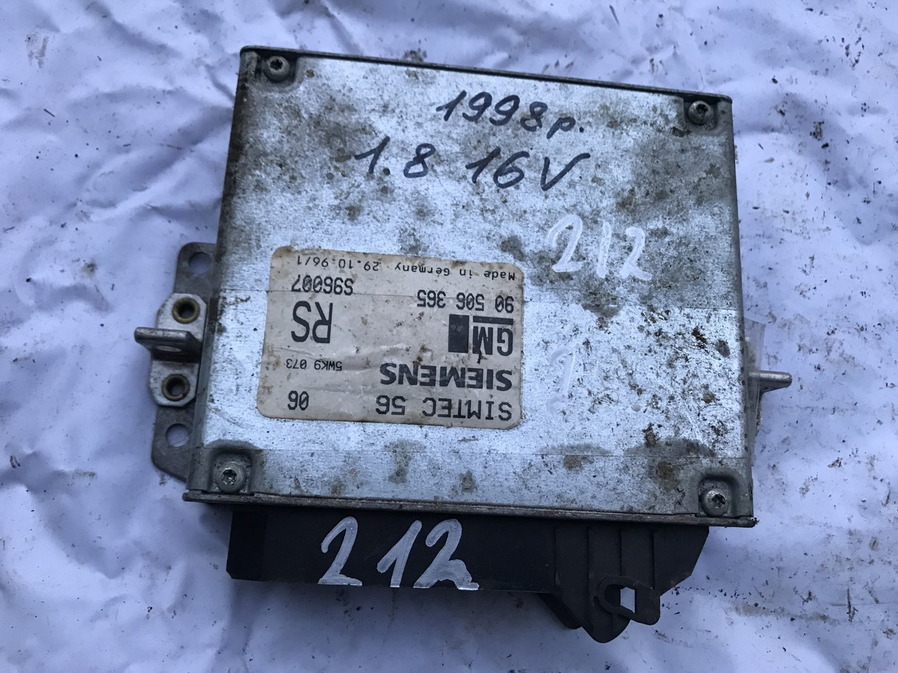 Блок керування двигуном ЕБУ Opel Vectra B X18XE 90506365 5WK9073 No212