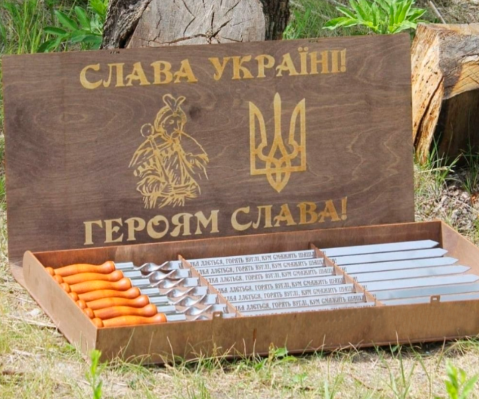 Шампури з дерев'яною ручкою 8шт в коробці з гравіруванням