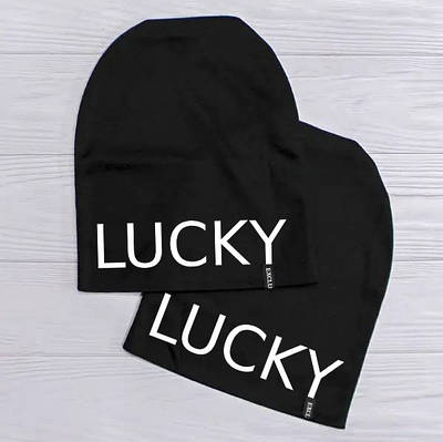 Жіноча шапка з принтом LUCKY