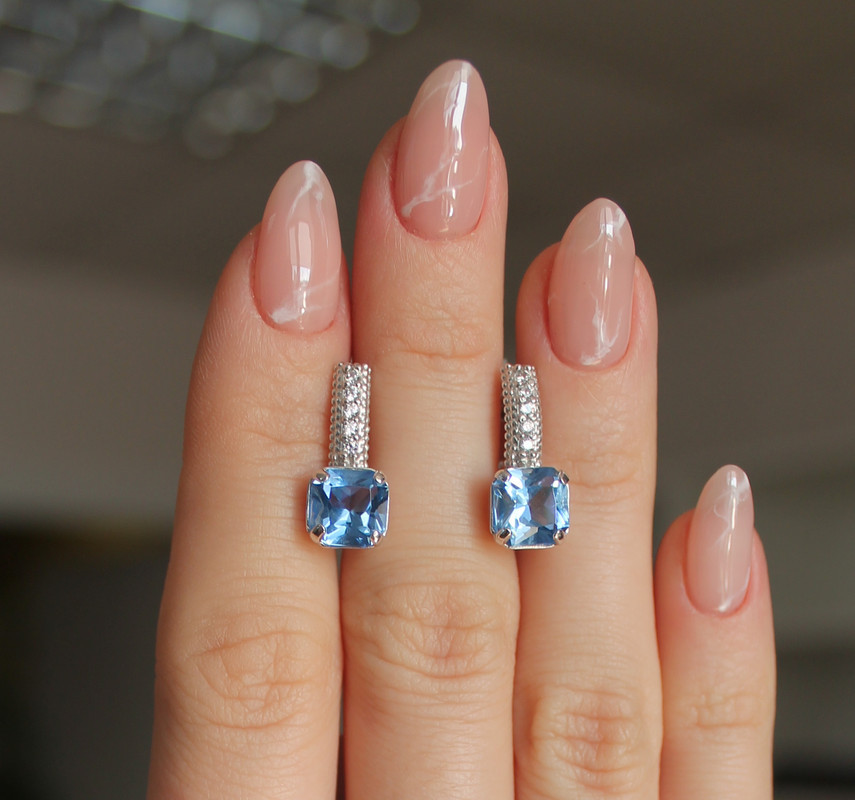 Сережки у сріблі з квадратним фіанітом в блакитному кольорі Імма