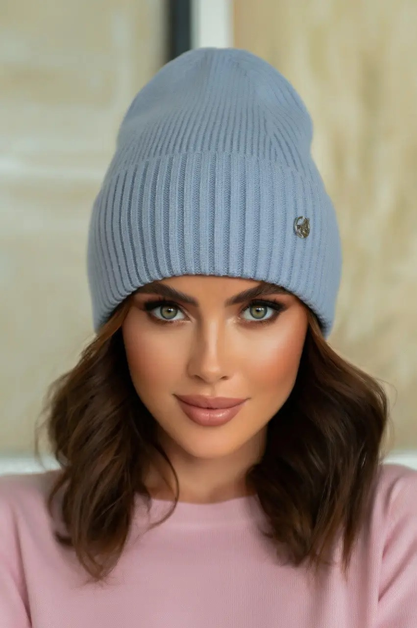 Стильна тепла жіноча шапка Salma, чорна