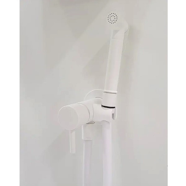Белый смеситель с гигиеническим душем Fiore 30BB8590 - фото 2 - id-p1093492145