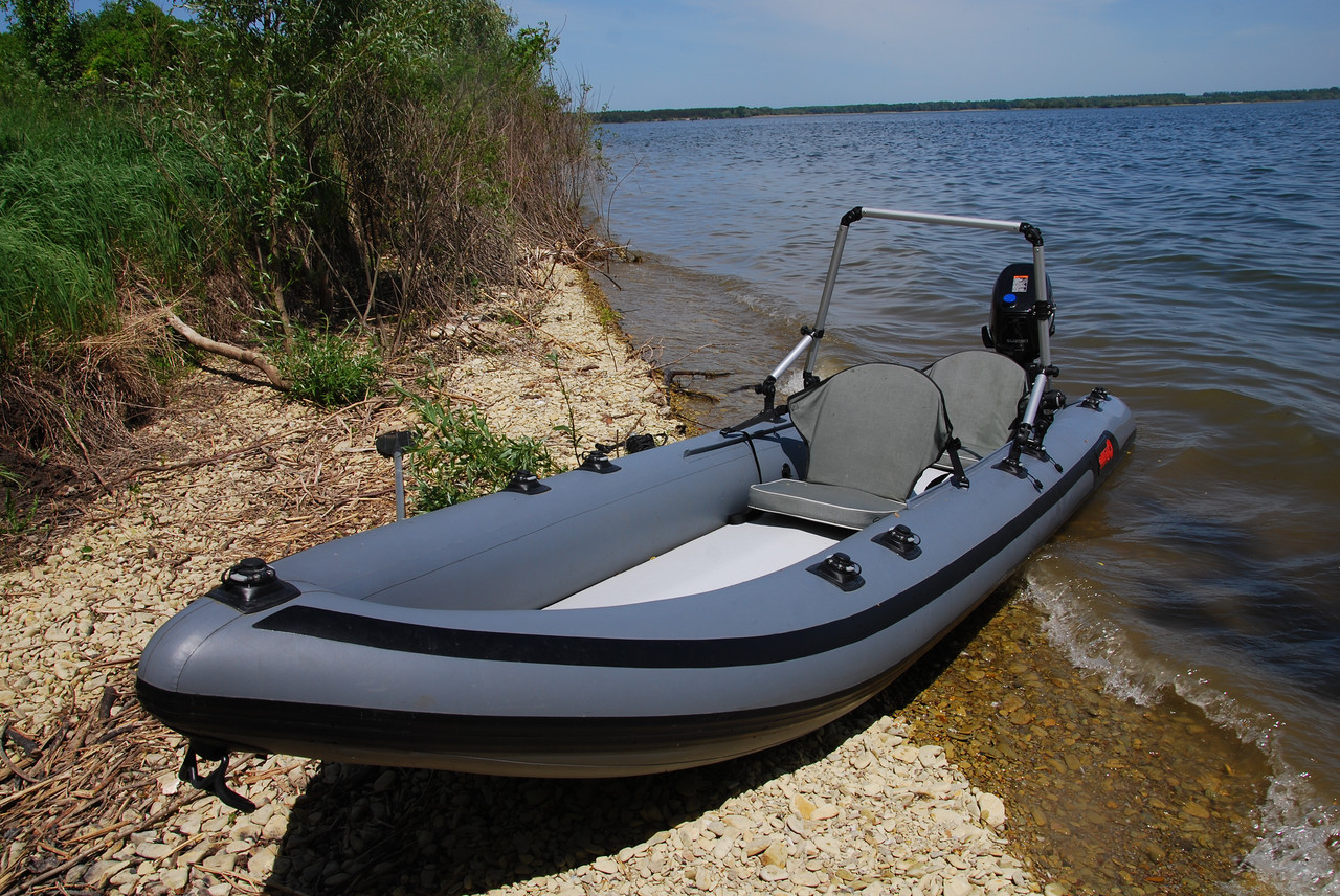 【110】　KAPITAL １ Тролінгова стійка BORIKA FASTen STp110 чорна розмір L для човнів