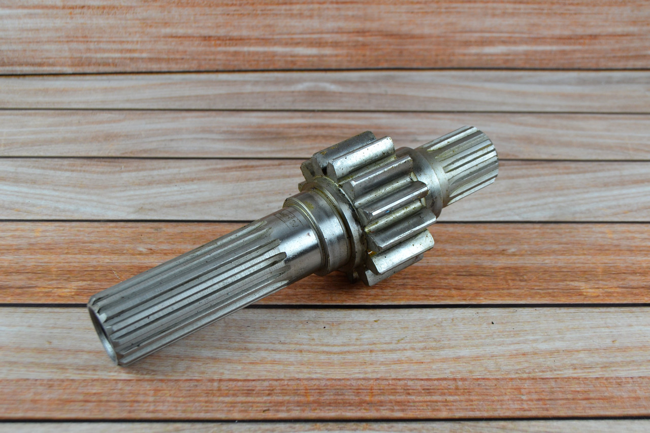 Шестірня ведуча (ліва довга) МТЗ-80 70-2407053 ( Виробник Оригинал Р.Б), фото 1