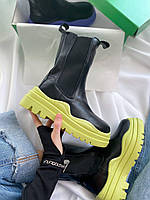 Женские ботинки Bottega Veneta Yellow No logo (черные с жёлтым) высокие стильные демисезонные сапоги VB007