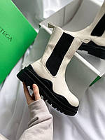 Женские ботинки Bottega Veneta Beige/Black No logo (бежевые с чёрным) высокие демисезонные сапоги VB010 топ