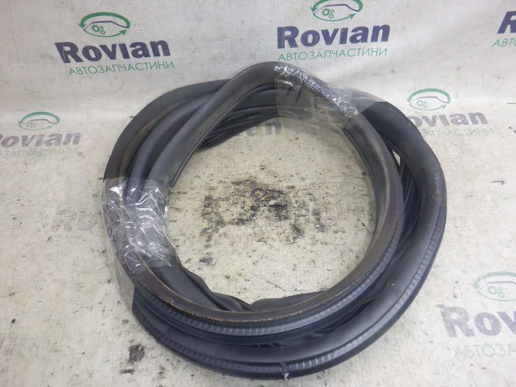Купить Уплотнитель двери зад. правой (Хетчбек) Mazda 6 (GH) 2008-2012 ...
