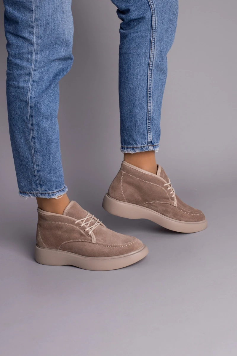 Жіночі демісезонні черевики ShoesBand Бежеві натуральні замшеві всередині байка на вузьку ногу 39 (25,5 см) (S57331-1д)