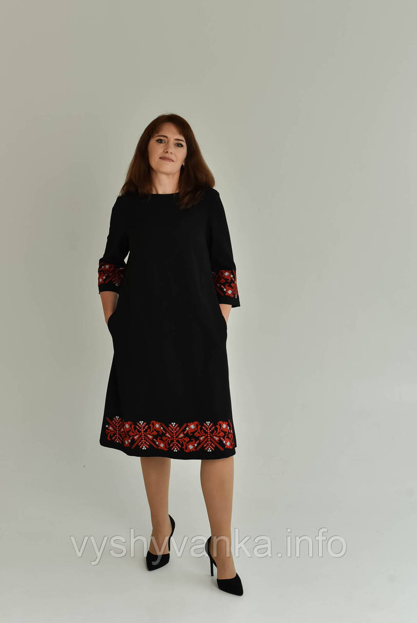 Чорне вишите плаття,"гуляйполе" з червоною вишивкою,арт. 4585
