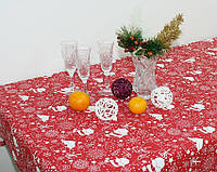 Водо-грязеотталкивающая скатерть с тефлоном новогодняя Дед мороз на красном фоне 150х220 см
