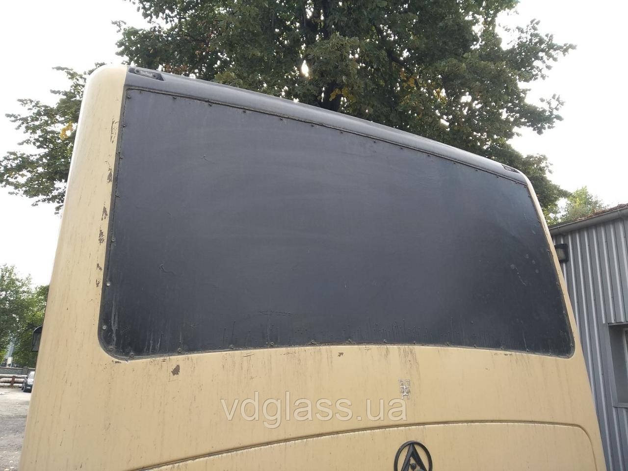 БАЗ Еталон А084 заднє скло, фото 1