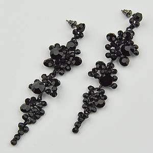 Сережки гвоздики пузети металеві чорного кольору з чорними кристалами довжина сережки 9 см ширина 20 мм