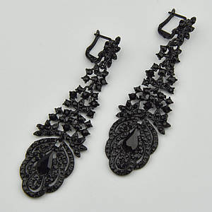 Сережки гвоздики пузети металеві чорного кольору в стразах англійська застібка довжина 8 см ширина 20 мм