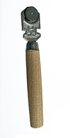 Стеклорез стальной с деревянной ручкой