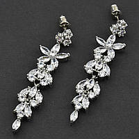 Сережки гвоздики металеві сріблясті з кристалами Сваровскі квіточки довжина 6 см ширина 14 мм
