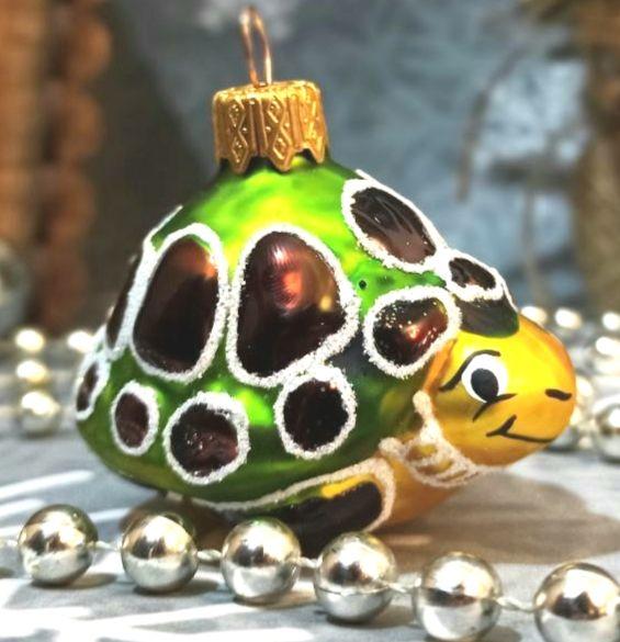 Скляна ялинкова іграшка Черепаха в каменях Irena