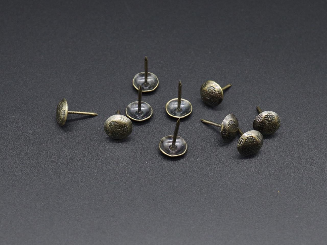 Кнопка із цвяхом. Колір "стара латунь". 10х16мм