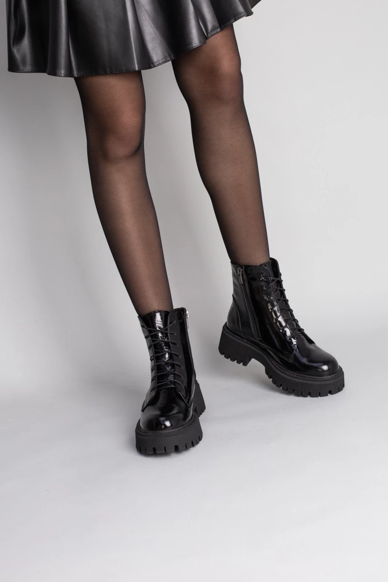 Жіночі зимові черевики ShoesBand Чорні натуральні шкіряні наплак на середню/широку стопу всередині напіввовна 39 (25 см)