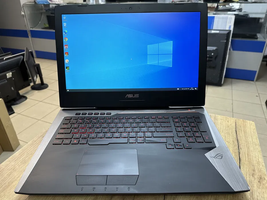 Ноутбук Asus ROG 17.3" IPS i7 6820HQ/32Gb/256Gb SSD+1tb HDD/GTX 1070-8gb