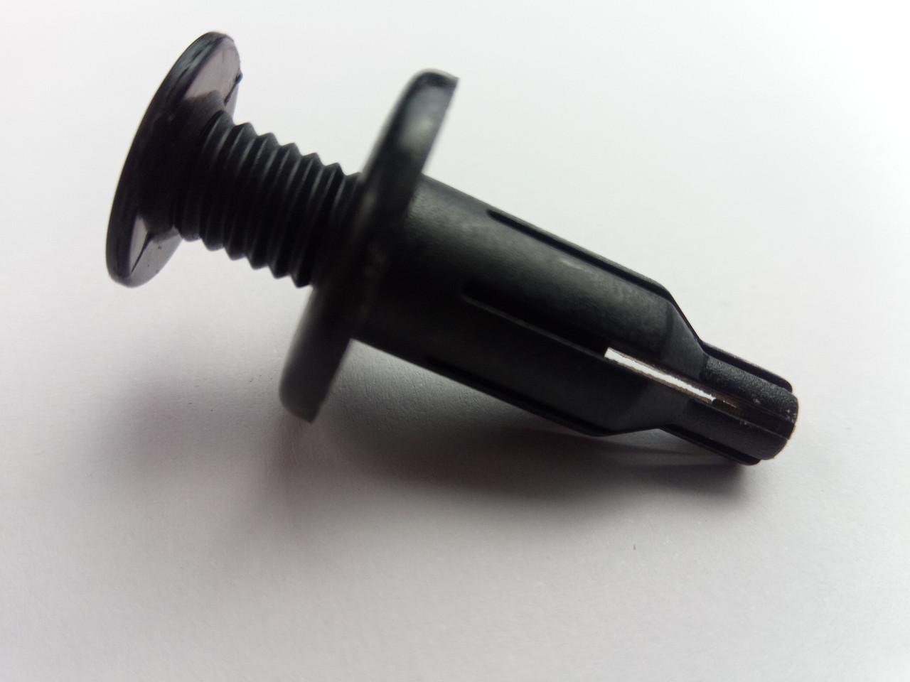 Пістон кріплення бампера переднього Lacetti, "GM" (94530624), фото 1